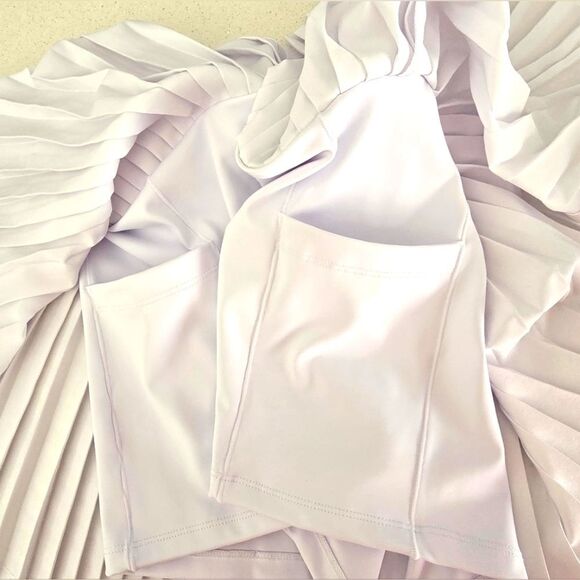 New- White Mini Skater Skirt with Pleats for Athletic Wear - Picture 5 of 9